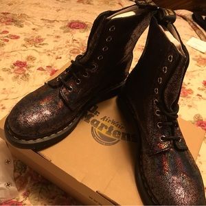 Dr Martens iridescent Pascal boot NEW 9